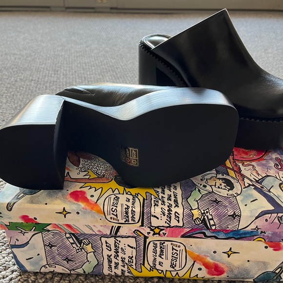 Brand new Jeffrey Campbell’s - Picture 3 of 4